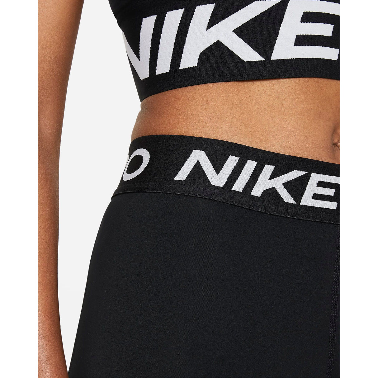 Nike Pro 365 Tight Technologie DriFit Avec Panneaux Mesh Respirants